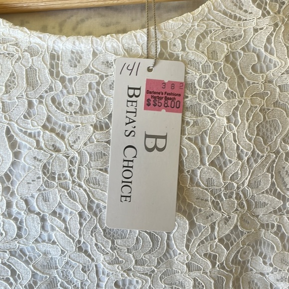 NWT Beta's Choice White Lace Short Ruffle Sleeve Lined Top Size Medium - Picture 7 of 11